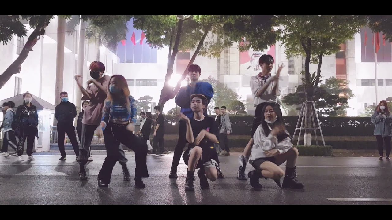 Although it was raining, they still dance for you to see. 🥰🥰🥰 - YouTube