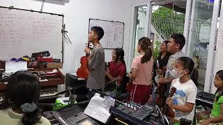 Download Lagu Cover lagu, Sa Berjalan ke gunung-gunung MP3