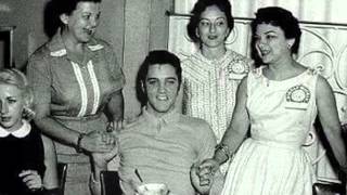 Elvis Presley and friends private moment Blowing In The Wind chords