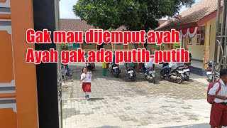 Download Lagu Gak Mau Dijemput Ayah, Ayah Item MP3