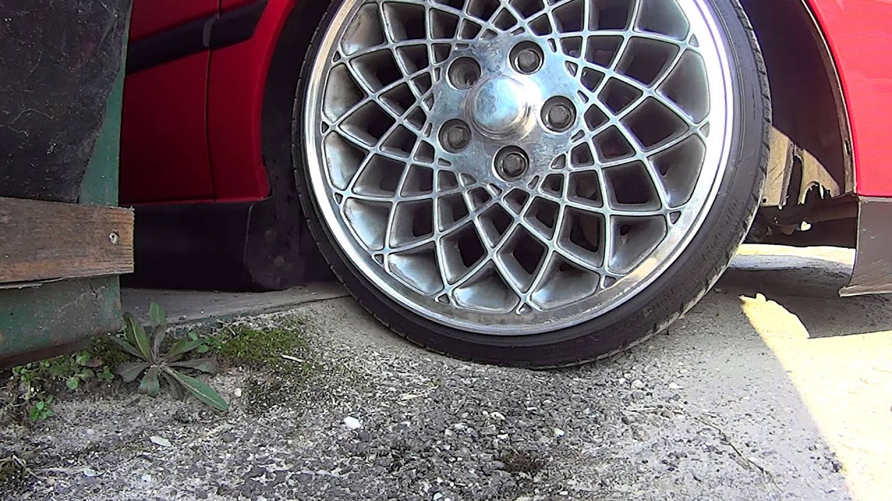 LOW cam - 165/40 r16 chrysler wheel on VW MK3 Vento - YouTube