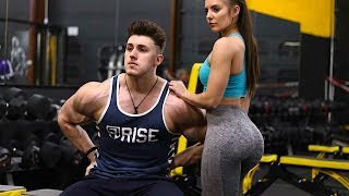 PICKING UP GIRLS IN THE GYM…