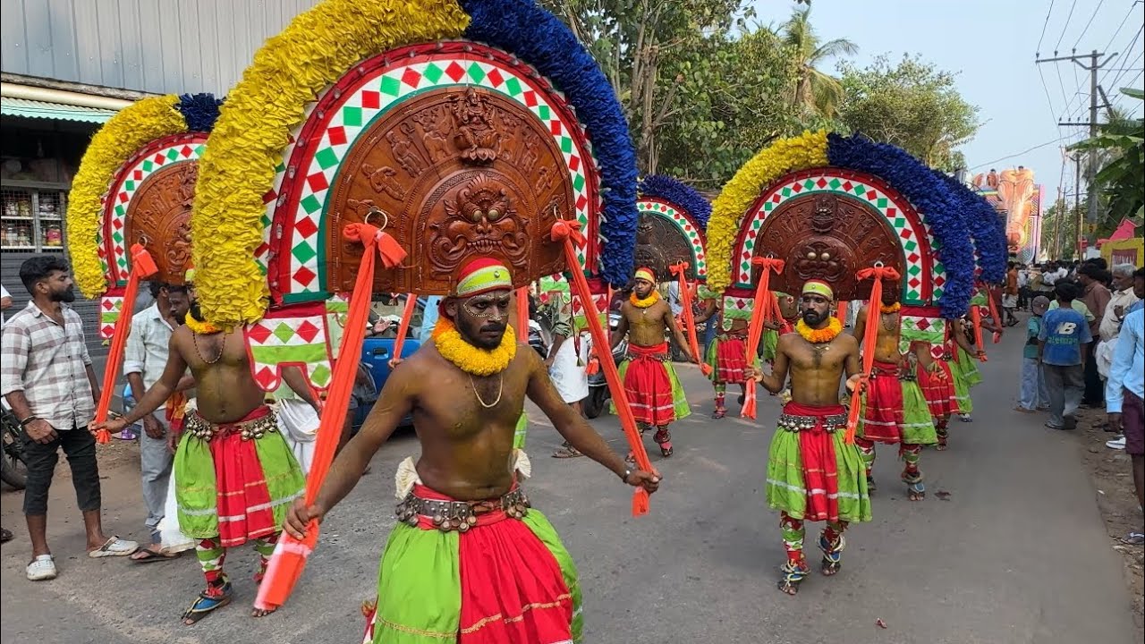 *എടയൂർ: പൂക്കാട്ടിയൂർ ശ്രീ മഹാദേവ ക്ഷേത്രത്തിലെ നാട്ടു താലപ്പൊലി മഹോത്സവം #valanchery #vela 