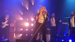 KESHA WRITES HER SH!T - Woman (Live on the Rainbow Tour)