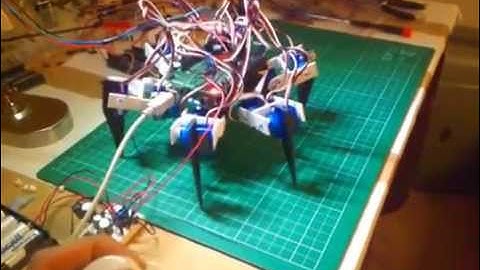 Mini V2.2 - Hexapod Robot 3DOF Arduino Wii nun chuck 9g servo 機器人 六脚兽