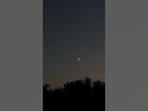 Две луны - YouTube