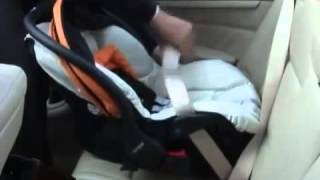 видео Установка детского кресла на заднее сиденье