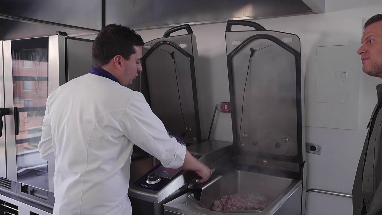 Frijoles con chicharrón en iKitchen | RATIONAL