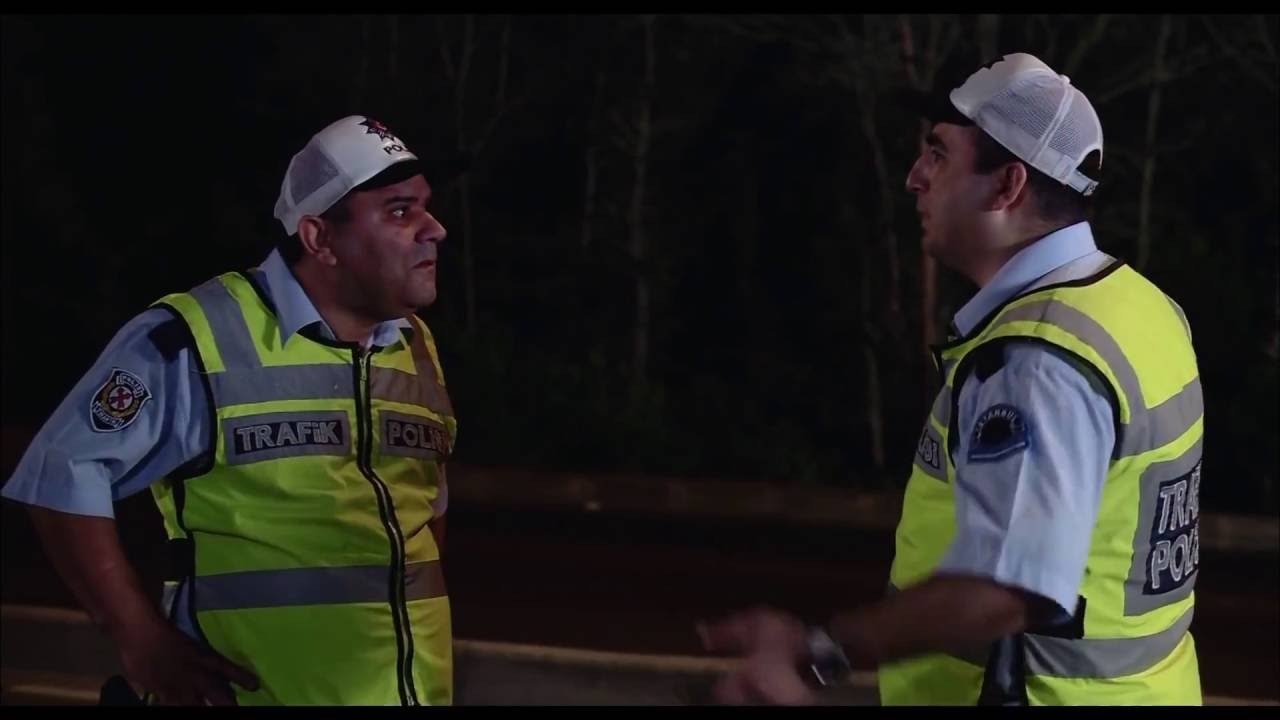 Kolpaçino - Polis Çevirme Sahnesi | Yok Amına ! | HD Komik