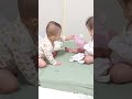 【双子育児】長女ちゃんが余裕すぎる/高齢出産/生後7か月#赤ちゃん #二卵性双生児 #twins #baby #shorts