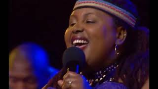 Soweto Gospel Choir - Live at the NMT - Avulekile Amasango/One Love