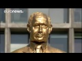 Netanyahu statue toppled