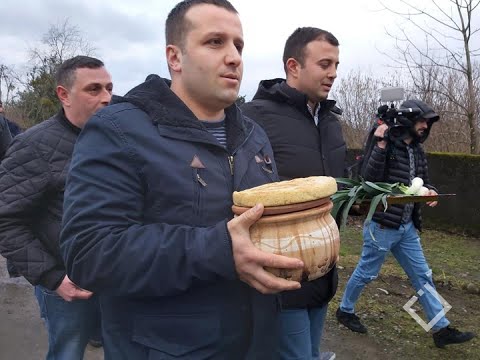 ლობიო, მჭადი და პრასი - გურიაში ჩასულ პრეზიდენტს ოპოზიციამ კალანდობა ''მიულოცა''