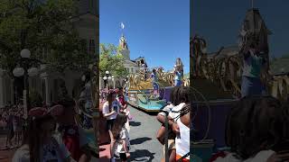 Minnie Mouse In The Mickey Celebration Parade -Looks Like Theyre Going In Slow Motion