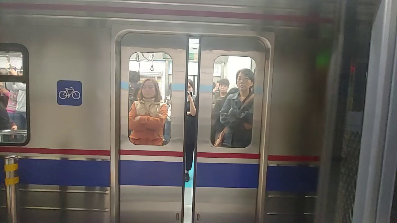 4호선 S452편성 최애차 당고개행 신용산역 발차 - YouTube