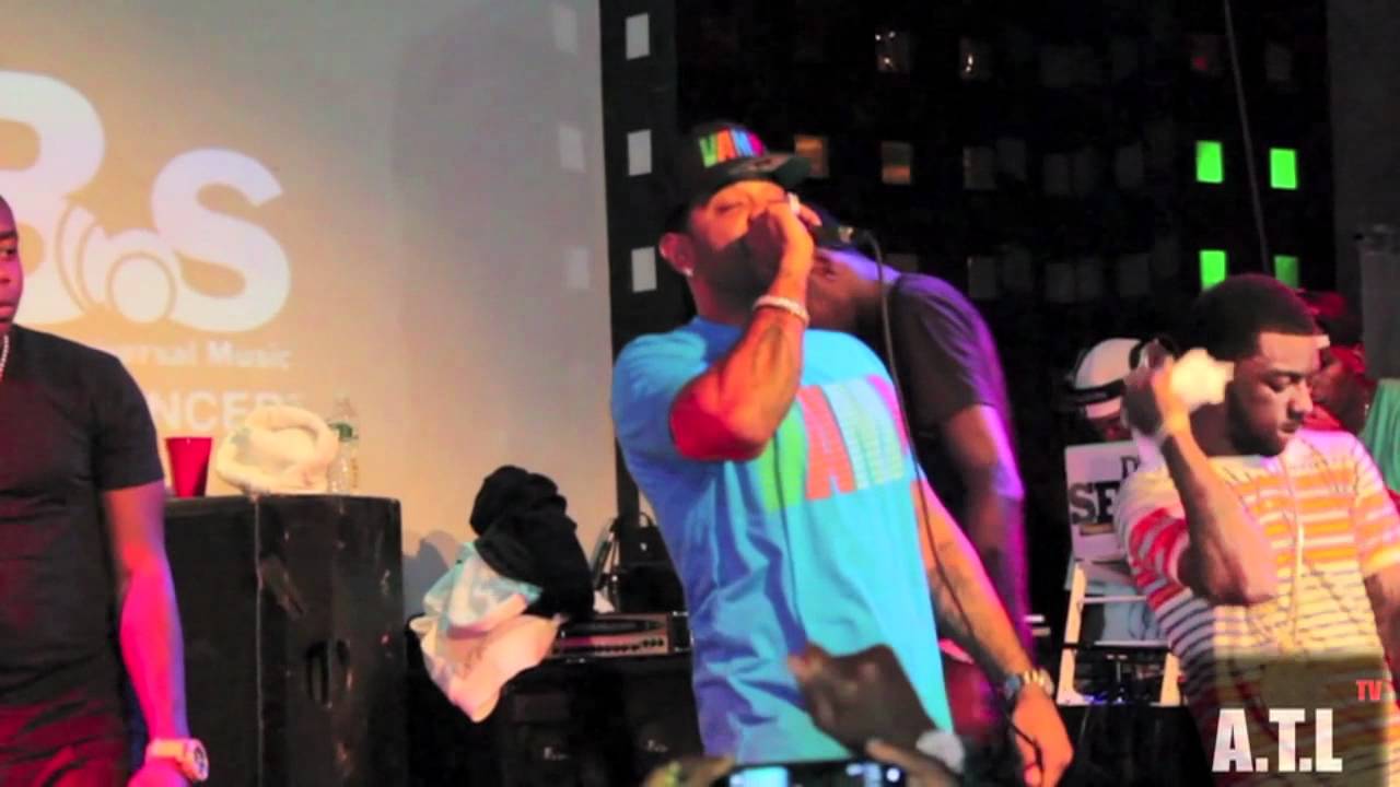 @jimjonescapo performs 