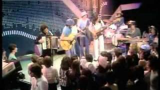 Gallacher and Lyle - Heart on Your Sleeve TOTP ( 1976 )