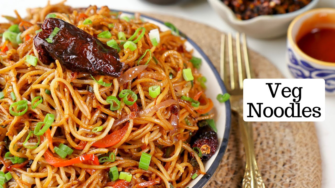 Veg Chilli Garlic Noodles | Veg hakka Noodles | Bazar Wali Chow Mein | व्हेज चिली गार्लिक नूडल्स