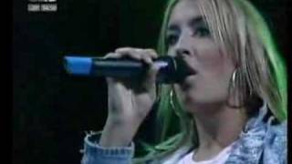 Sarah Connor - "Bounce" LIVE @ NRJ In The Park (16.08.2003)