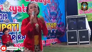 Bikesnya kota Patria ' Kartonyono medot banci '- Sinden Dina laura