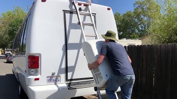 How to install an RV air conditioner in the space of the escape hatch