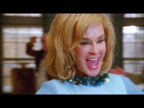 Vidéo: Jessica Lange Et Susan Sarandon Joueront Dans Une Nouvelle Série Du Créateur D'American Horror Story