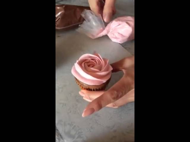 薔薇のお花しぼりカップケーキ Youtube