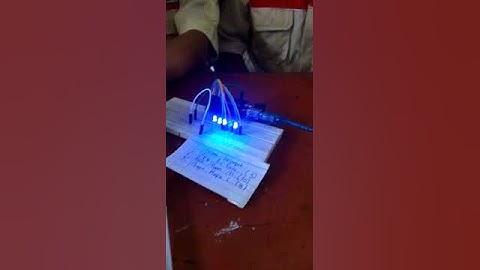 membuat LED menyala bergantian dengan program arduino