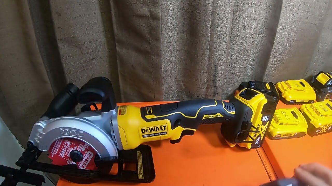 Tools HD Dewalt Atomic 4 1/2 Circular Saw DCS571B QL Info N