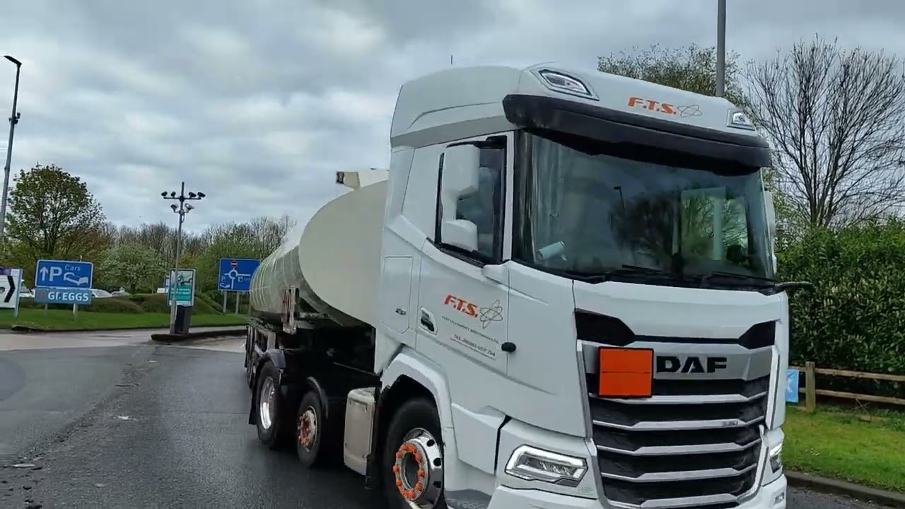 truckspotting at lymm services 11.4.24