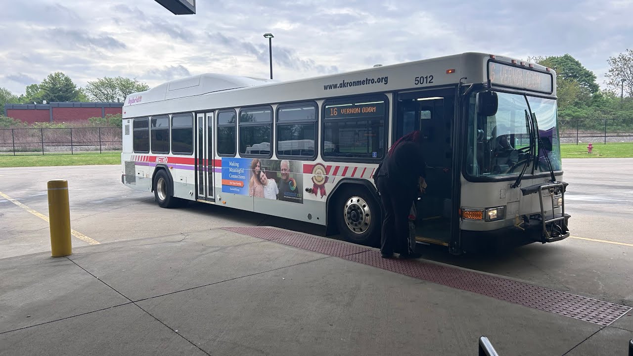 akron-metro-gillig-advantage-hev-40-5012-ride-16-euclid-vernon