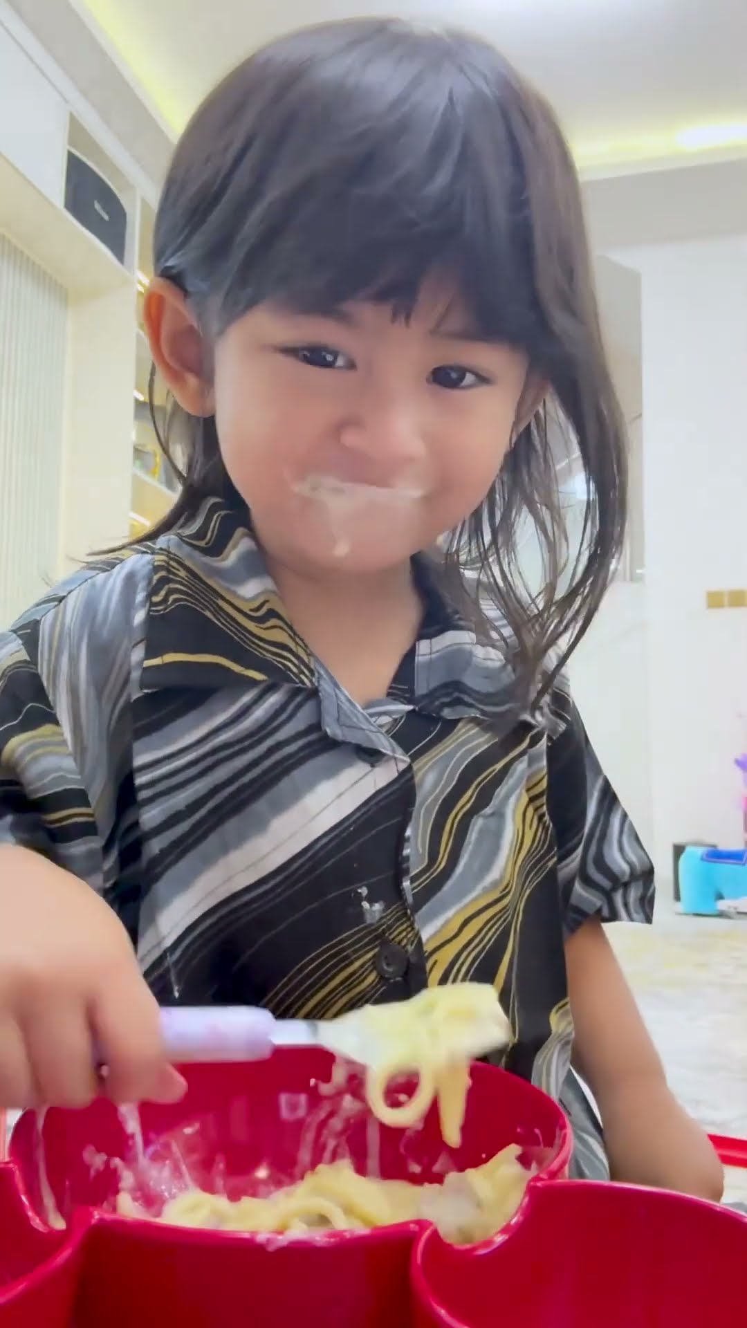 Waduh anak umur 2 tahun udah makan ini ??!! #riaricis