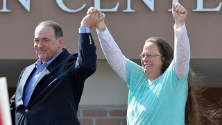 Huckabee: 'God Intervened' To Get Bigot Kim Davis Out Of Jail