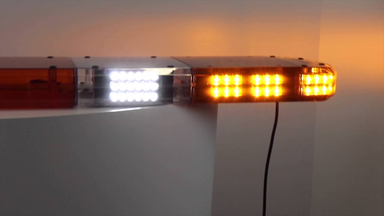 MegaFlash FX DS LED Warnbalken mit 22.000 Lumen LED Arbeitsscheinwerfern -  911Services Warnbalken.at 