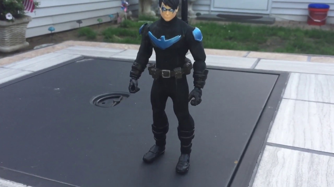 mezco nightwing