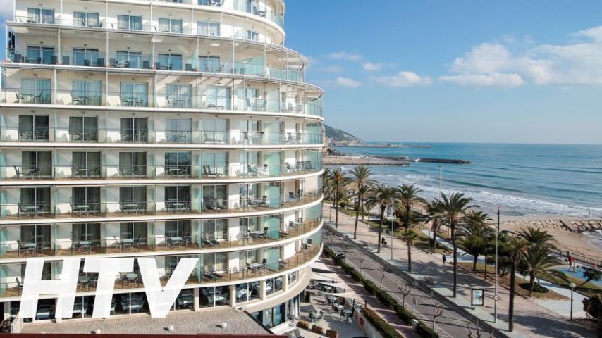 Hotel Calipolis en Sitges - YouTube