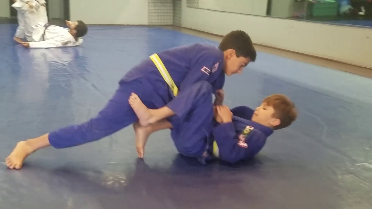 Kids BJJ match - Consecutive Rolls, No Rest 🥋