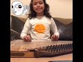 اجمل واروع عزف آلة القانون من اصغر واجمل طفلة صغيرة