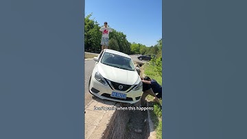 Wheels falling into ditches? Teach you how to get out of trouble quickly in 30s #automobile #tips