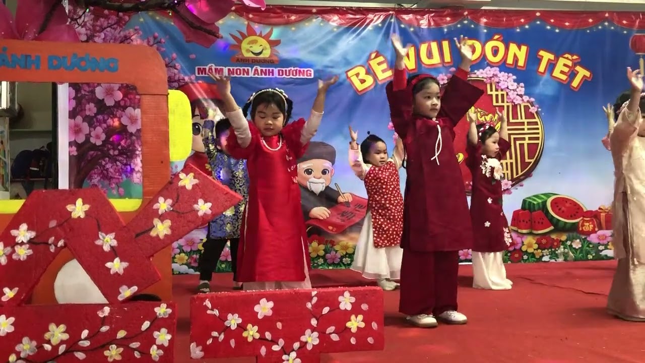 Sữa múa Tết ơi là Tết