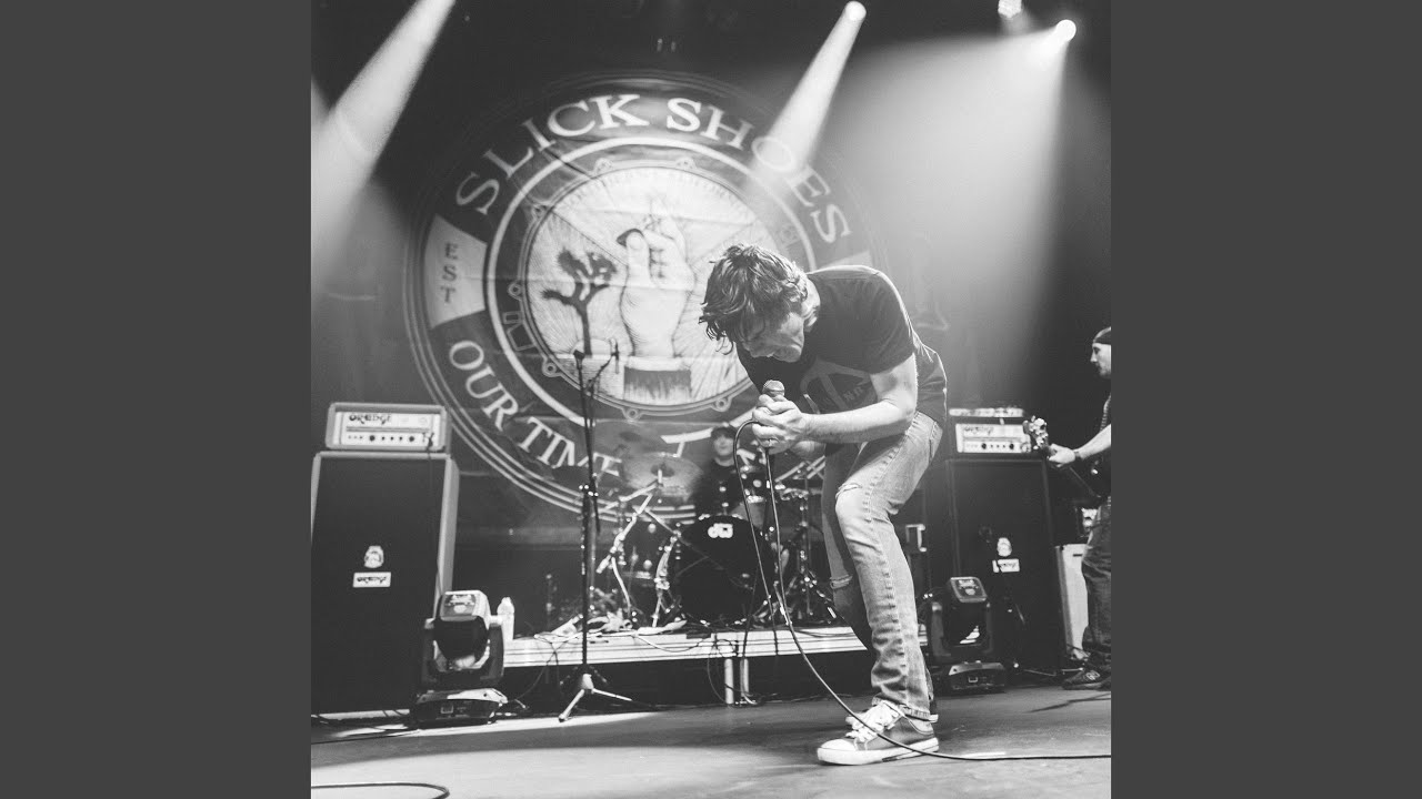 Cliche (Live) auf YouTube ansehen Cliche (Live) auf YouTube ansehen