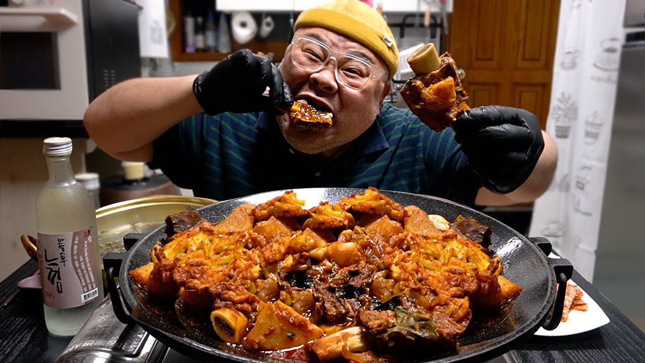 갈비찜을 밥에다 얹어주세용~ 매운갈비찜 야무지게 먹자!│Braised Short Ribs Mukbang Eatingshow