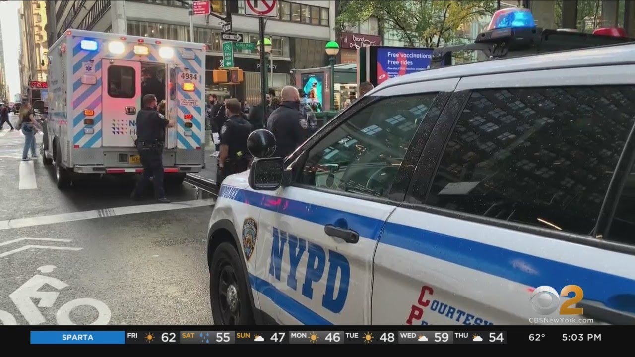 Good Samaritans Help Woman Pushed Onto Times Square Subway Tracks During Attempted Robbery