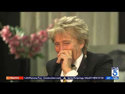 Rod Stewart Blushes About His Favorite Type