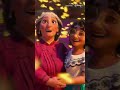 Vienen Milagros, Vienen Crisálidas (Dos Oruguitas From "Encanto")