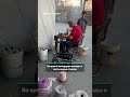 Вместо станка деревянное колесо: как в Газе делают ковры без электричества