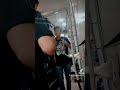 وحبيبتك مش بتقول لا زي المسمار وبتبدا ماشيه معايا من شهر يا شيء بتلف وترول افهمي يا حمار حبه وحس