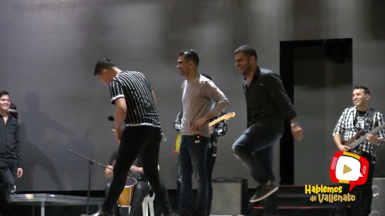 IVAN ZULETA VERSEA CON ELDER DAYAN Y JAIME DANGOND EN PATILLAL l DUELO DE VERSOS.