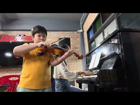 ลาวจ้อยไวโอลินโดยดช.ดิฐา เหรียญรักวงศ์     (ตงเก๋า)อายุ8ขวบ TonggaoViolin&Krubon piano