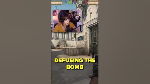 FEMALE STREAMER MADE A FUNNY MISTAKE IN CS:GO...